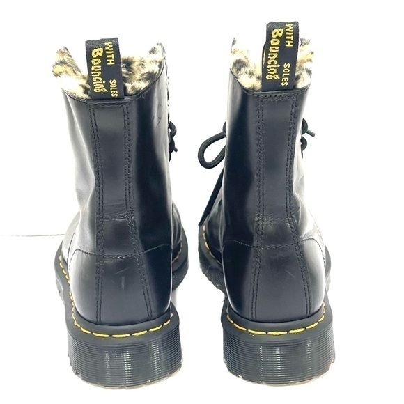 DR. MARTENS WOMEN’S 1460 SERENA LEOPARD FAUX FUR LINED BOOTS - BLACK SZ- 7 .US - Picture 5 of 11